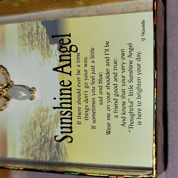 Sunshine Angel Pin with Gift Box - Picture 3 of 6